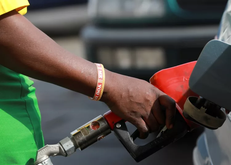 Motorists Anticipate Lower Petrol Costs On NNPC, Dangote Price Slashes